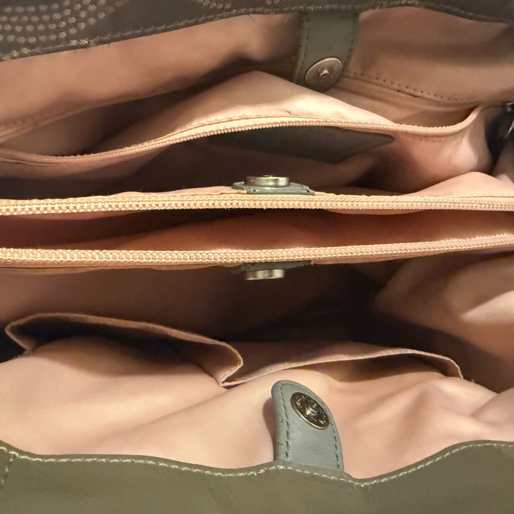 Gray coach purse - Picture 6 of 11